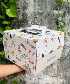 Hộp bánh sinh nhật 23cm + đế (Vuông)