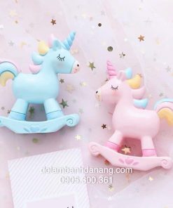 Ngựa Pony đứng (xanh, hồng)