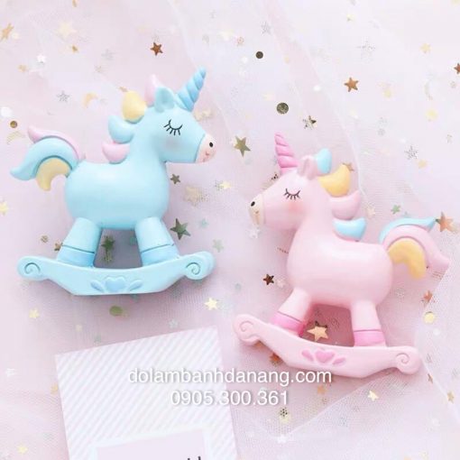 Ngựa Pony đứng (xanh, hồng)