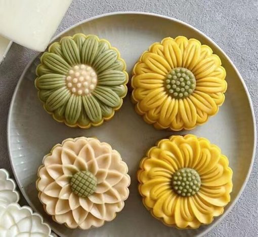 Khuôn trung thu 150g 4 mặt hoa cúc (M1501) TT-9397-1BO Khuôn trung thu 150g 4 mặt hoa cúc (M1501) TT-9397-1BO