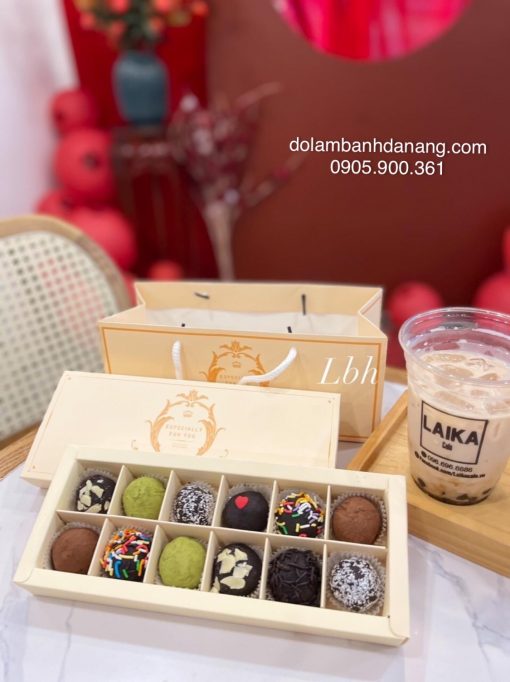 Bộ túi hộp socola 12 viên Royal kem BOX-11047-1BO