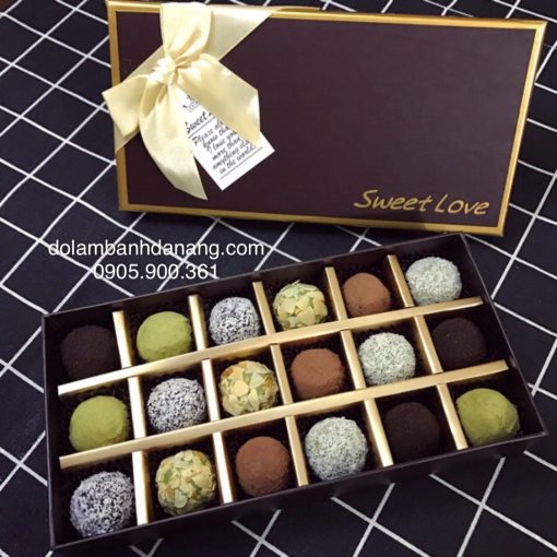 Hộp đựng socola chữ nhật 18 ô BOX-2423-1795-1C