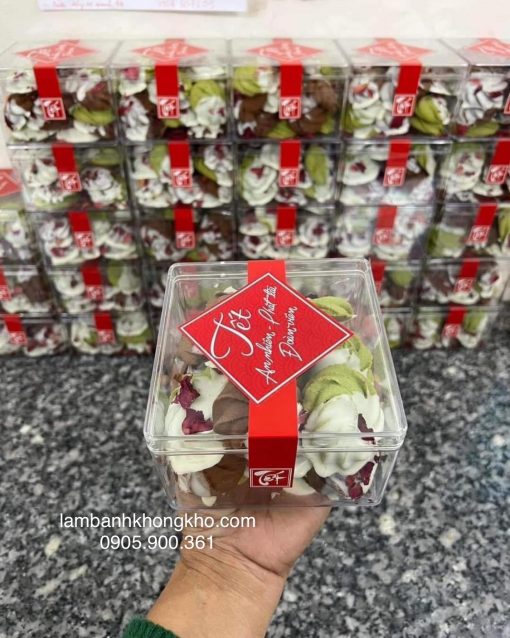 Hộp mica vuông 9560 (1 cái)